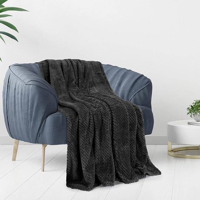 uxcell Flannel Fleece Blanket Bed Throw Blanket, Microfiber Warm Soft Blanket, Mesh Fuzzy Plush 330GSM Decorative Lightweight Blanket 50"x60", Black Blankets for Bed