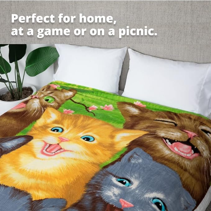 Dawhud Direct Cartoon Selfie Cat Fleece Blanket for Bed 75" x 90" Queen Size Kitten Fleece Throw Blanket for Women, Men and Kids Super Soft Plush Cat Blanket Throw Winter
