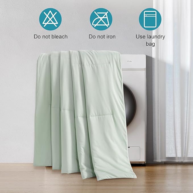 NTBAY Cooling Comforter King - Japanese Double-Sided Cold Tech Fabric Cooling Blanket for Hot Sleepers, Q-Max 0.45, All-Season Lightweight Blanket to Quickly Cool Down, 104x90 Inches, Mint Green