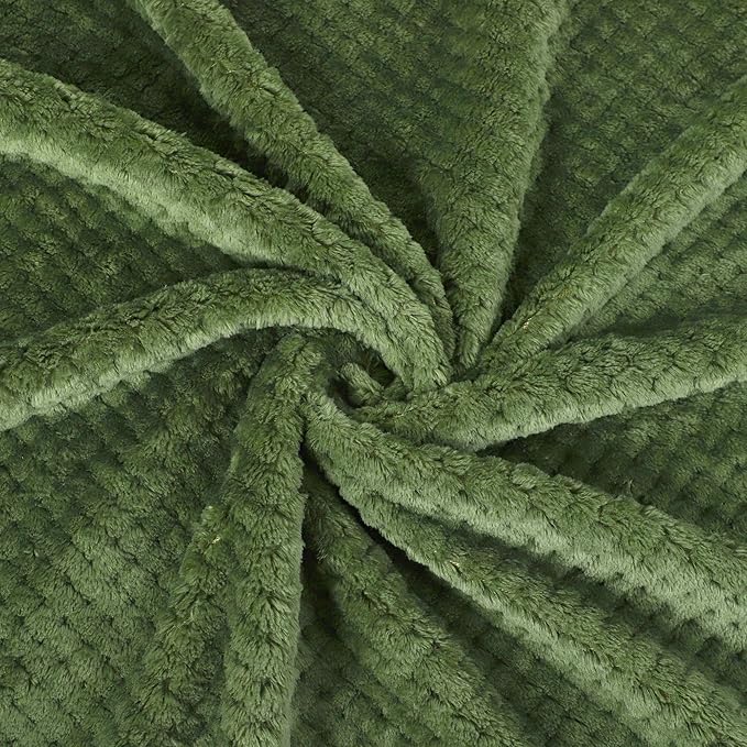 uxcell Flannel Fleece Bed Blankets, Soft Warm Microfiber Blanket, Mesh Fuzzy Plush 330GSM Lightweight Decorative Solid Blankets for Bed Full (70"x78") Army Green